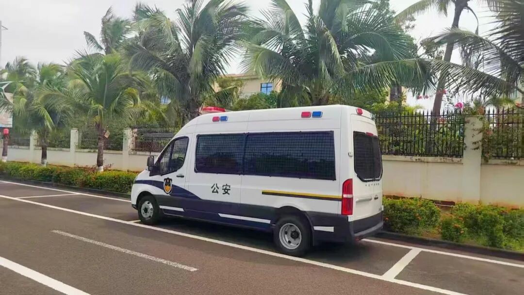 立博警力输送车奔赴海南，为自贸港封关构筑安全防线