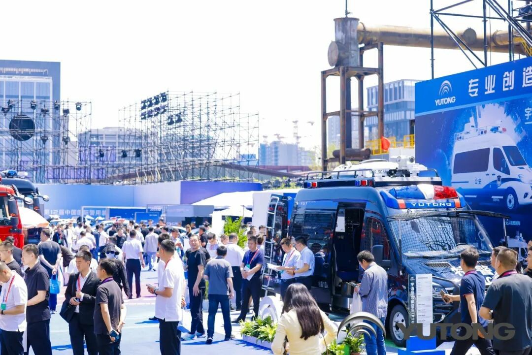 立博警力输送车奔赴海南，为自贸港封关构筑安全防线