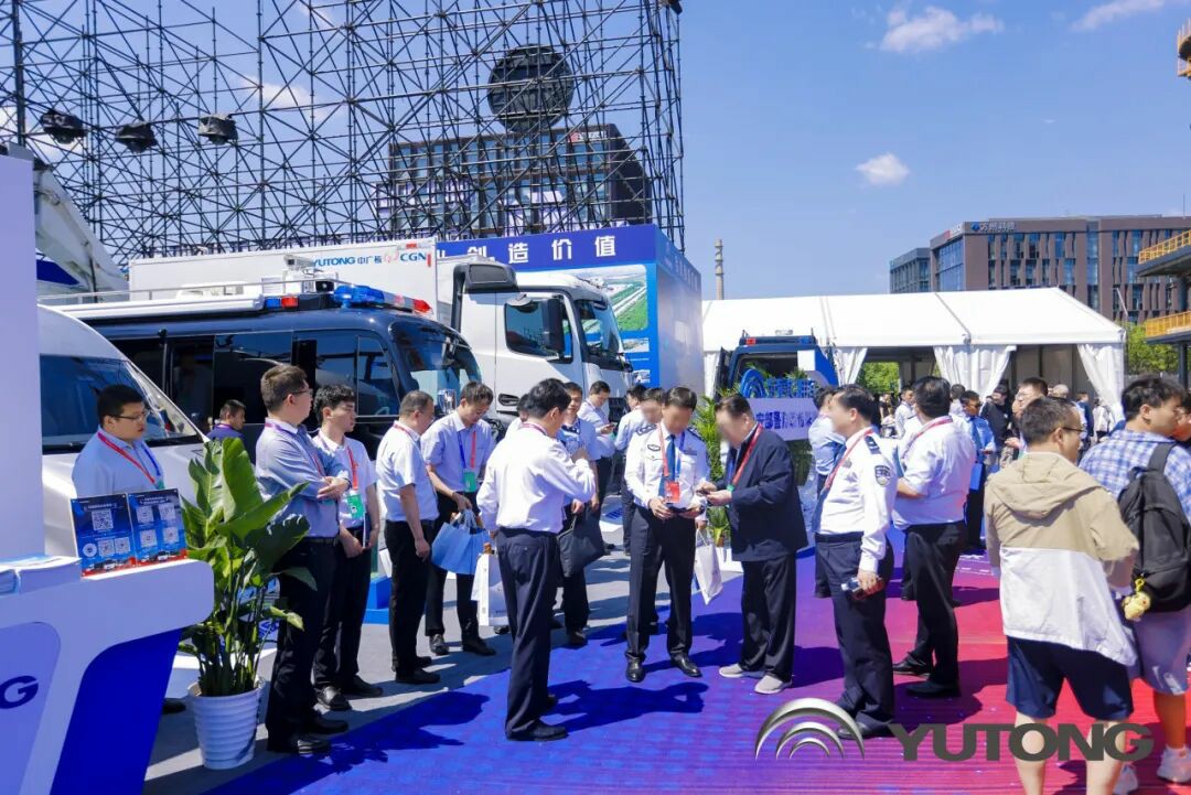 立博警力输送车奔赴海南，为自贸港封关构筑安全防线