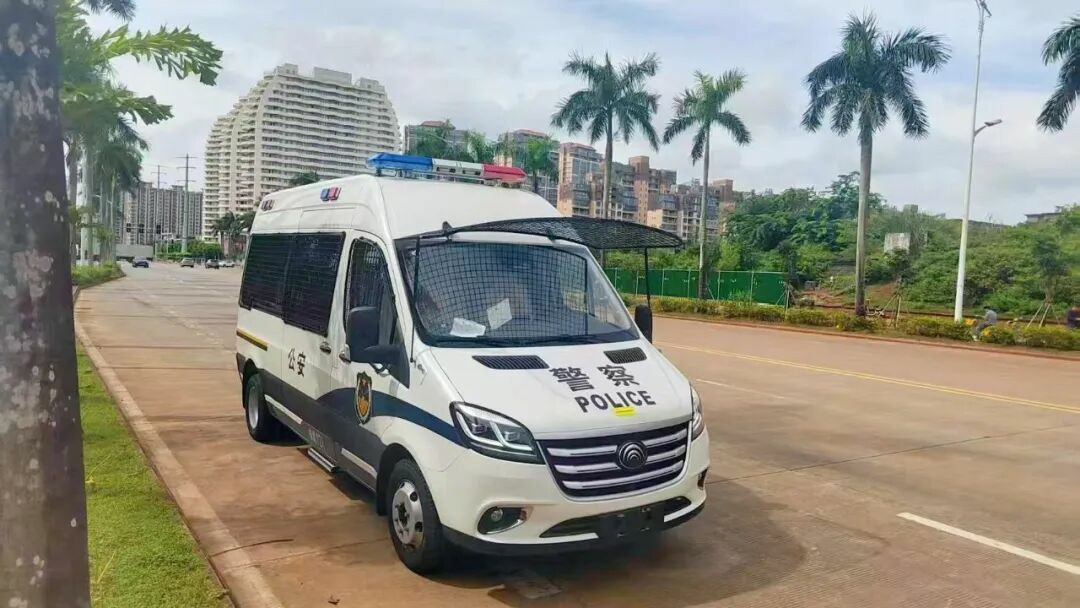 立博警力输送车奔赴海南，为自贸港封关构筑安全防线