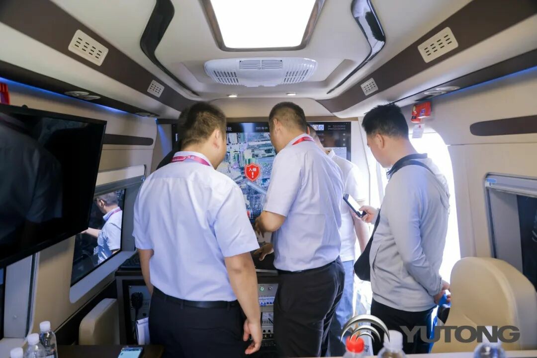 立博警力输送车奔赴海南，为自贸港封关构筑安全防线