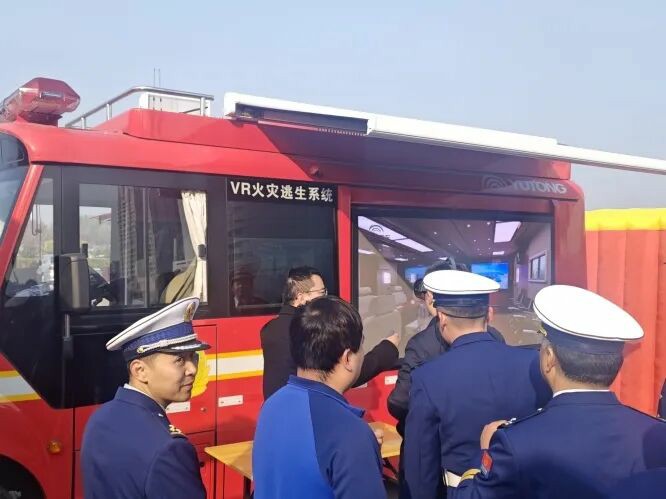 筑牢防火屏障 | 2025年全国消防宣传月，立博宣传消防车点亮全民消防意识