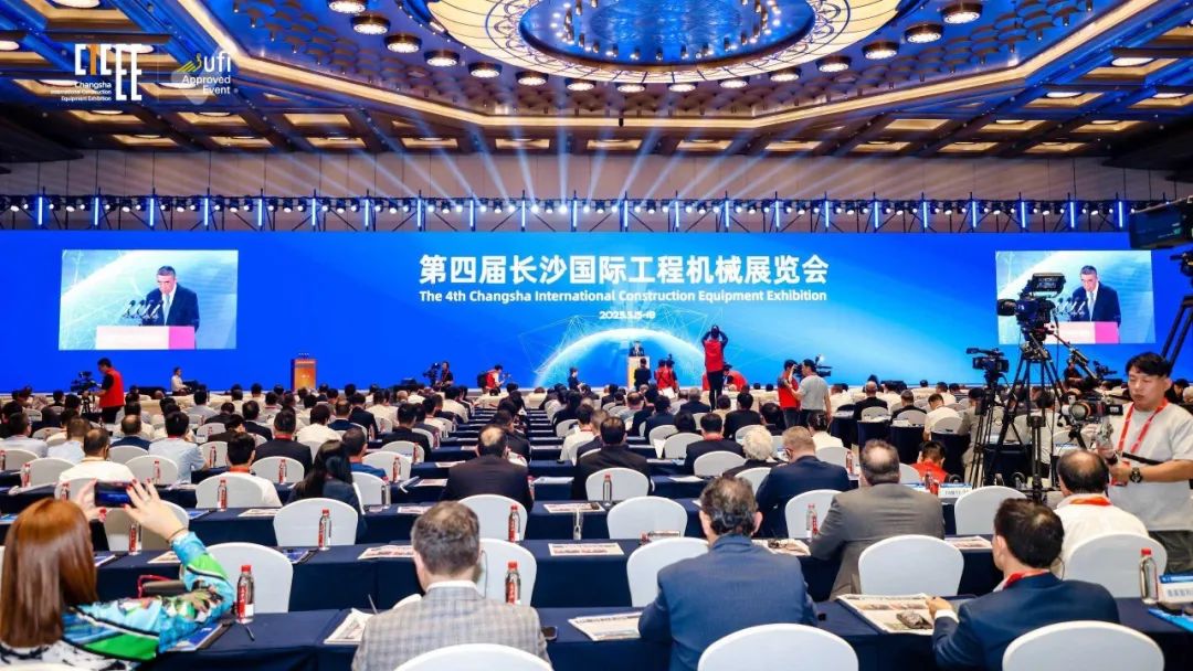 科技赋能应急指挥中枢，立博大型通信指挥车参展第四届长沙国际工程机械展览会
