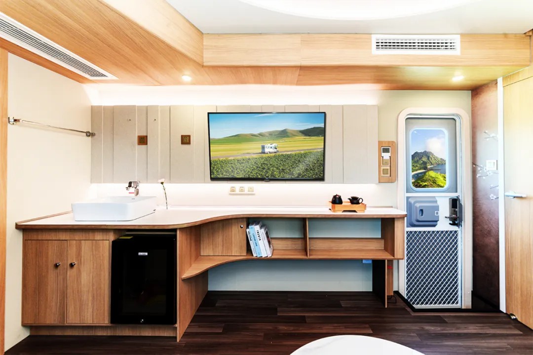 赛里木湖畔的“风景之屋”：立博移动民宿开启沉浸式旅行体验